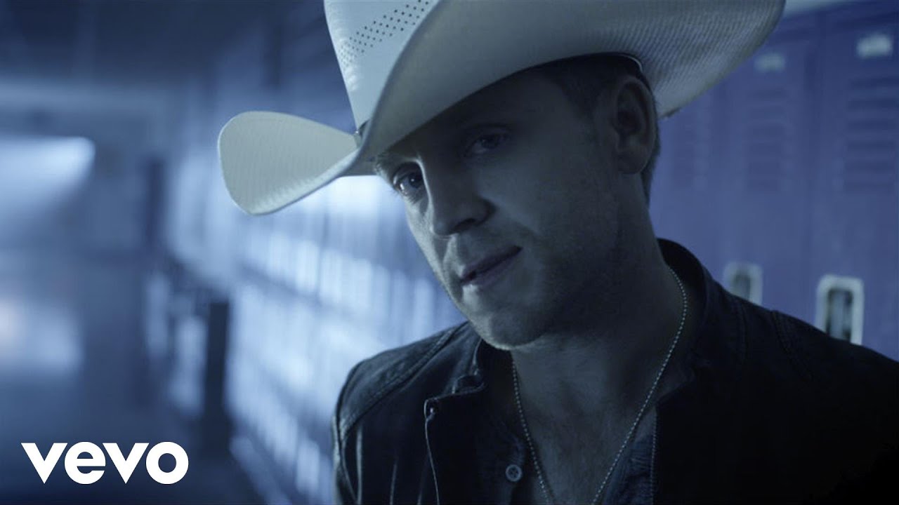 Lettin' the Night Roll by Justin Moore
